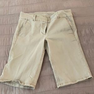Size 6 Ann Taylor Loft Bermuda shorts
